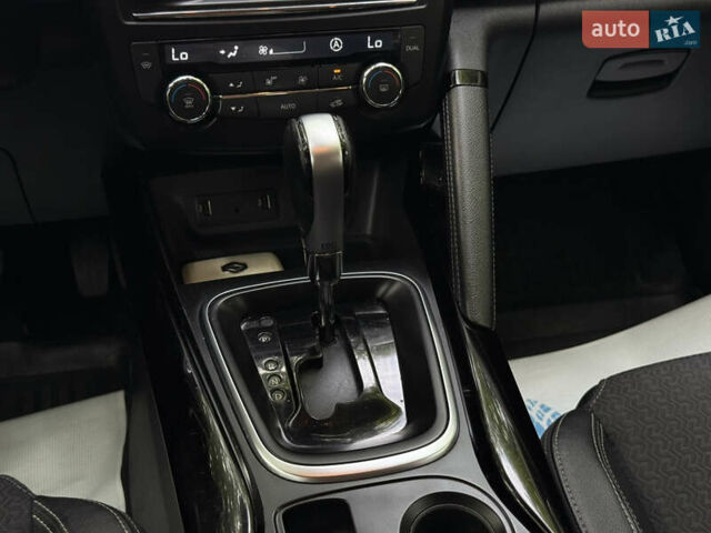 Белый Рено Kadjar, объемом двигателя 1.5 л и пробегом 182 тыс. км за 15500 $, фото 41 на Automoto.ua