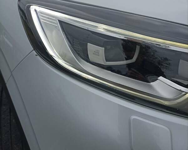 Белый Рено Kadjar, объемом двигателя 1.46 л и пробегом 182 тыс. км за 16800 $, фото 3 на Automoto.ua