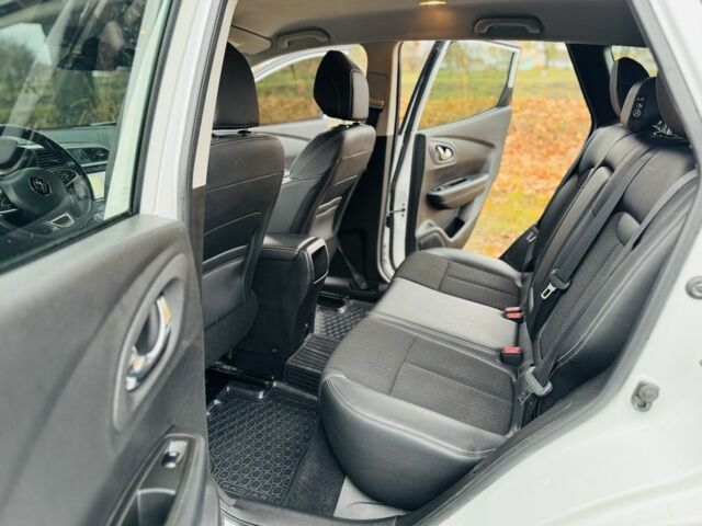 Белый Рено Kadjar, объемом двигателя 1.5 л и пробегом 67 тыс. км за 18500 $, фото 16 на Automoto.ua