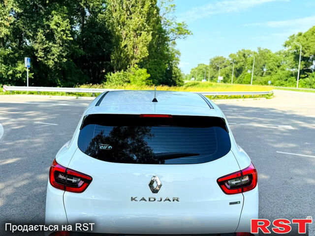 Белый Рено Kadjar, объемом двигателя 1.6 л и пробегом 67 тыс. км за 18500 $, фото 5 на Automoto.ua