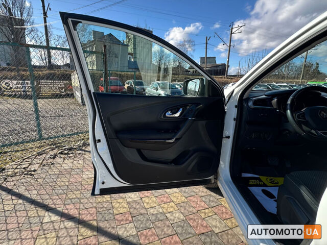Белый Рено Kadjar, объемом двигателя 1.5 л и пробегом 259 тыс. км за 15999 $, фото 11 на Automoto.ua