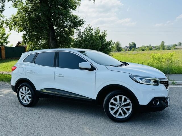 Белый Рено Kadjar, объемом двигателя 1.6 л и пробегом 67 тыс. км за 16500 $, фото 1 на Automoto.ua