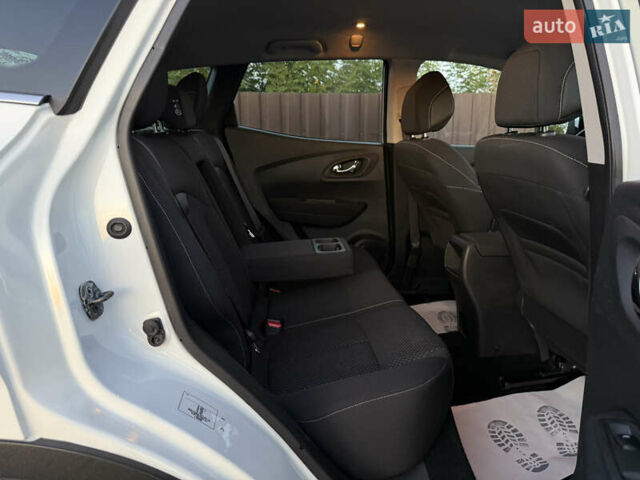 Белый Рено Kadjar, объемом двигателя 1.5 л и пробегом 219 тыс. км за 17250 $, фото 26 на Automoto.ua