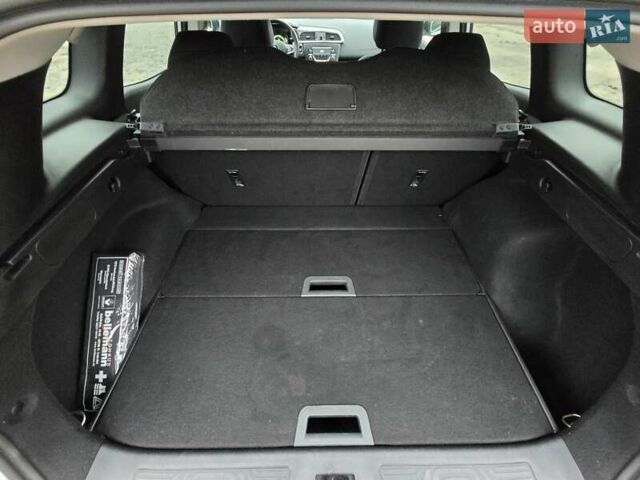 Білий Рено Kadjar, об'ємом двигуна 1.6 л та пробігом 245 тис. км за 15800 $, фото 101 на Automoto.ua