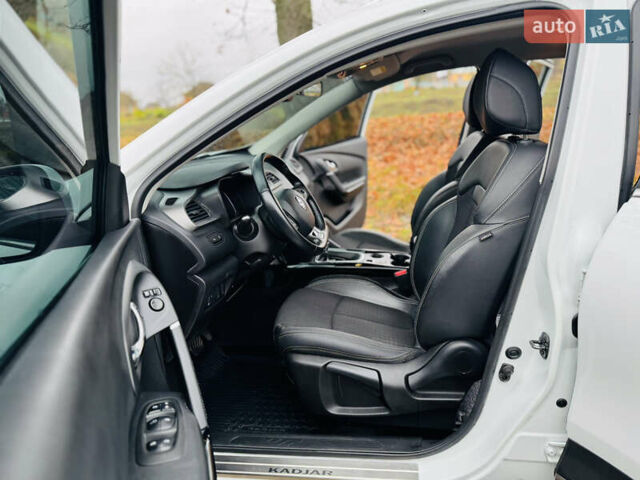 Белый Рено Kadjar, объемом двигателя 1.5 л и пробегом 67 тыс. км за 18500 $, фото 12 на Automoto.ua