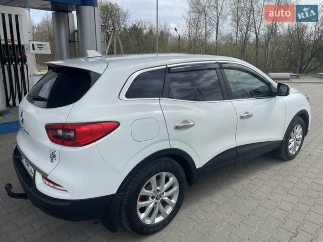 Белый Рено Kadjar, объемом двигателя 1.46 л и пробегом 132 тыс. км за 19200 $, фото 5 на Automoto.ua