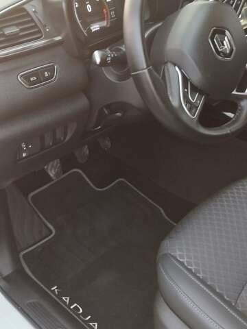 Белый Рено Kadjar, объемом двигателя 1.5 л и пробегом 103 тыс. км за 18800 $, фото 30 на Automoto.ua
