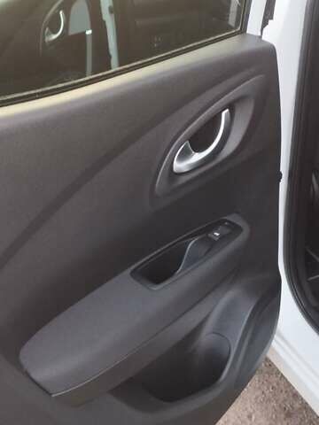 Белый Рено Kadjar, объемом двигателя 1.5 л и пробегом 103 тыс. км за 18800 $, фото 6 на Automoto.ua