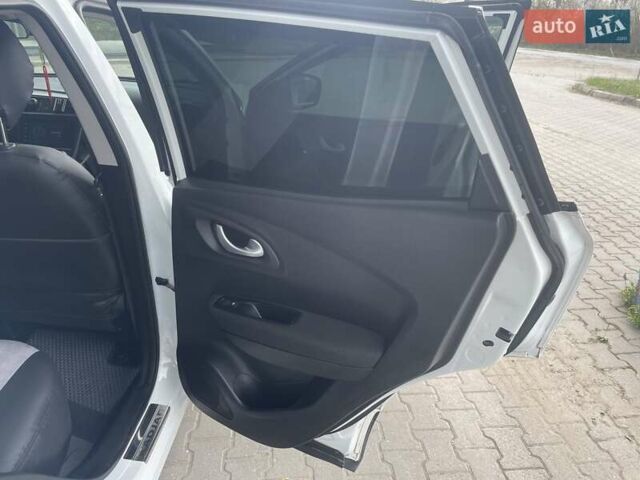 Белый Рено Kadjar, объемом двигателя 1.46 л и пробегом 132 тыс. км за 19200 $, фото 12 на Automoto.ua