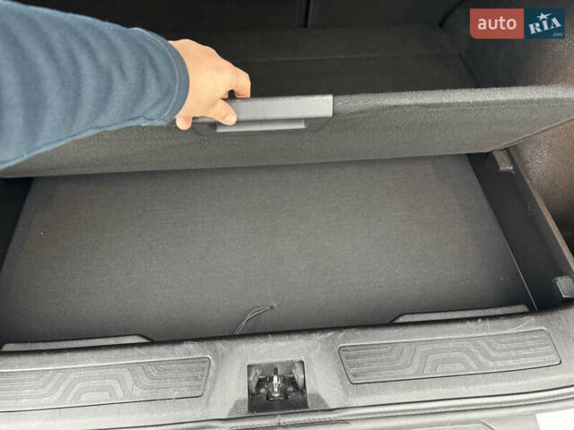 Белый Рено Kadjar, объемом двигателя 1.46 л и пробегом 93 тыс. км за 19600 $, фото 41 на Automoto.ua