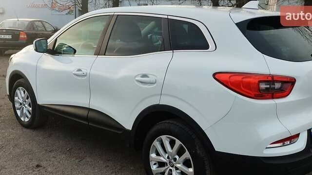 Белый Рено Kadjar, объемом двигателя 1.5 л и пробегом 103 тыс. км за 18800 $, фото 19 на Automoto.ua
