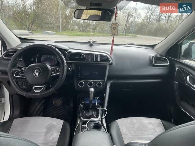 Белый Рено Kadjar, объемом двигателя 1.46 л и пробегом 132 тыс. км за 19200 $, фото 9 на Automoto.ua