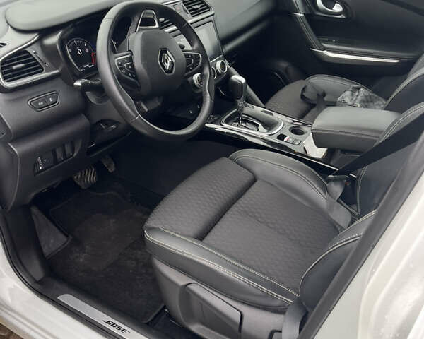 Білий Рено Kadjar, об'ємом двигуна 1.5 л та пробігом 180 тис. км за 17500 $, фото 11 на Automoto.ua