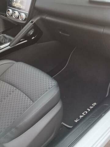 Белый Рено Kadjar, объемом двигателя 1.5 л и пробегом 103 тыс. км за 18800 $, фото 23 на Automoto.ua