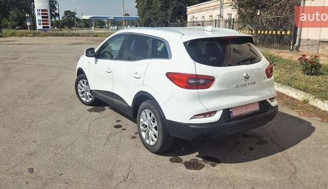 Белый Рено Kadjar, объемом двигателя 1.46 л и пробегом 181 тыс. км за 18000 $, фото 5 на Automoto.ua