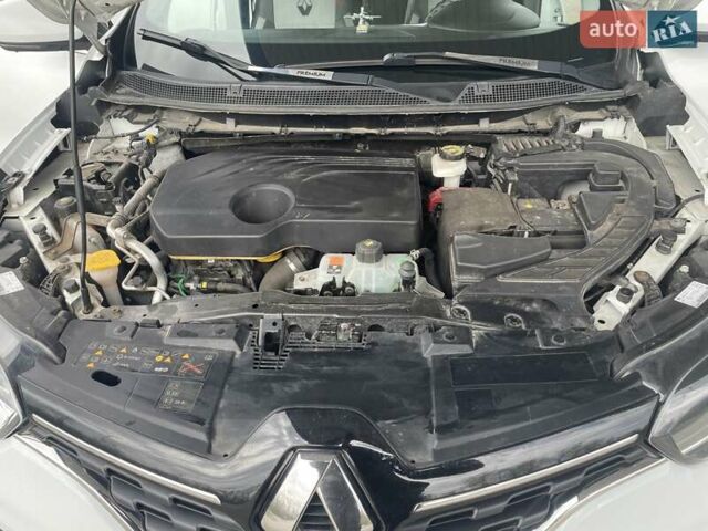 Белый Рено Kadjar, объемом двигателя 1.46 л и пробегом 132 тыс. км за 19200 $, фото 18 на Automoto.ua