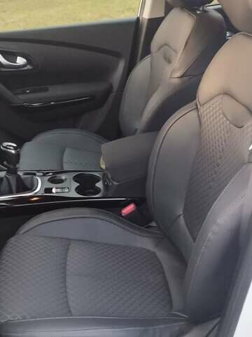 Белый Рено Kadjar, объемом двигателя 1.5 л и пробегом 103 тыс. км за 18800 $, фото 31 на Automoto.ua