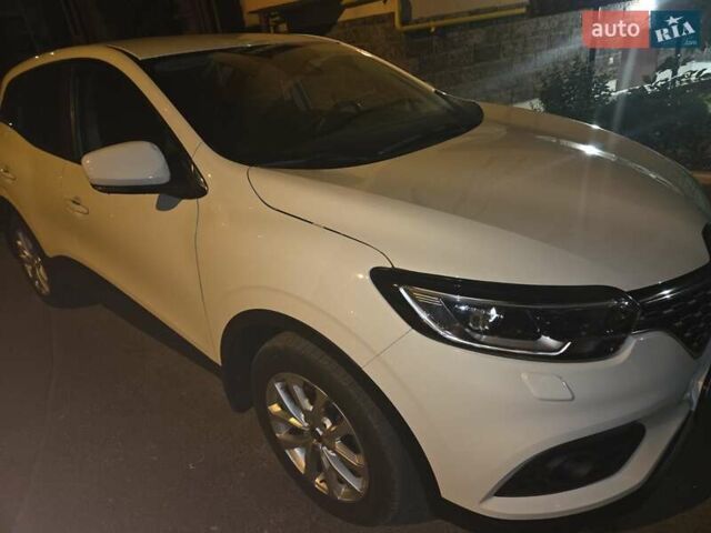 Білий Рено Kadjar, об'ємом двигуна 1.46 л та пробігом 145 тис. км за 19300 $, фото 3 на Automoto.ua