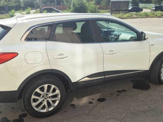 Белый Рено Kadjar, объемом двигателя 1.5 л и пробегом 181 тыс. км за 17500 $, фото 4 на Automoto.ua