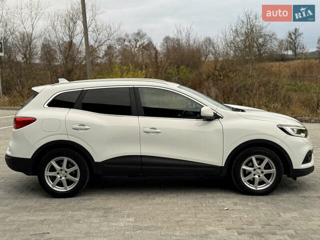 Белый Рено Kadjar, объемом двигателя 1.46 л и пробегом 93 тыс. км за 19600 $, фото 8 на Automoto.ua