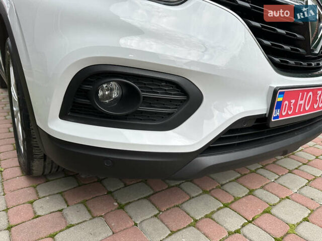 Белый Рено Kadjar, объемом двигателя 1.5 л и пробегом 217 тыс. км за 17845 $, фото 69 на Automoto.ua