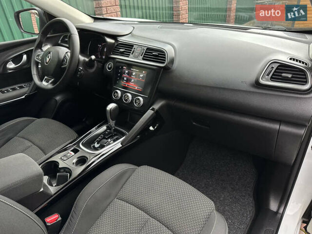Белый Рено Kadjar, объемом двигателя 1.5 л и пробегом 217 тыс. км за 17845 $, фото 51 на Automoto.ua