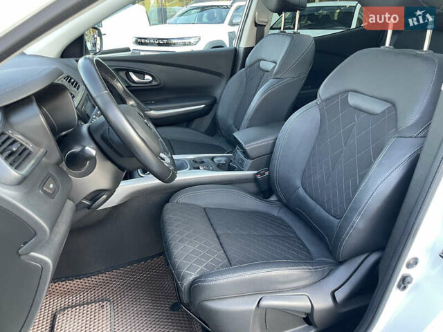 Белый Рено Kadjar, объемом двигателя 1.46 л и пробегом 50 тыс. км за 22500 $, фото 31 на Automoto.ua