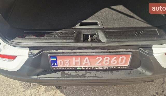Белый Рено Kadjar, объемом двигателя 1.46 л и пробегом 181 тыс. км за 18000 $, фото 33 на Automoto.ua