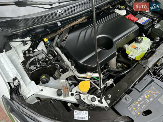 Белый Рено Kadjar, объемом двигателя 1.5 л и пробегом 217 тыс. км за 17845 $, фото 63 на Automoto.ua