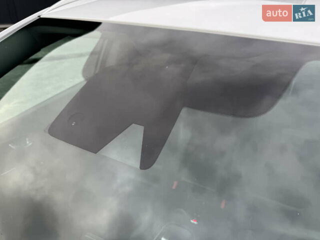 Белый Рено Kadjar, объемом двигателя 1.46 л и пробегом 93 тыс. км за 19600 $, фото 23 на Automoto.ua