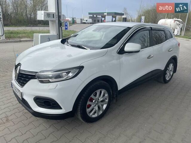 Белый Рено Kadjar, объемом двигателя 1.46 л и пробегом 132 тыс. км за 19200 $, фото 3 на Automoto.ua