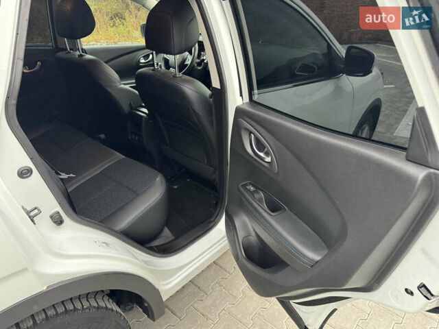 Белый Рено Kadjar, объемом двигателя 1.46 л и пробегом 93 тыс. км за 19600 $, фото 34 на Automoto.ua