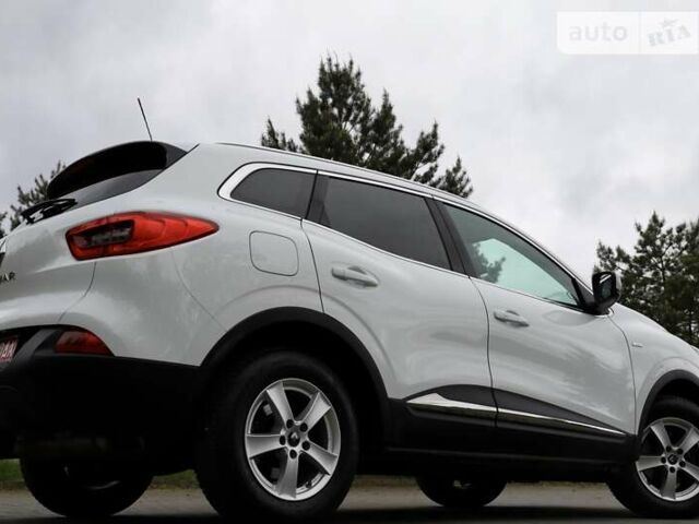 Белый Рено Kadjar, объемом двигателя 1.5 л и пробегом 152 тыс. км за 17800 $, фото 48 на Automoto.ua