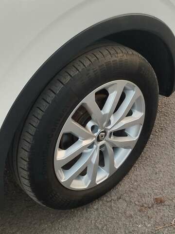 Белый Рено Kadjar, объемом двигателя 1.5 л и пробегом 103 тыс. км за 18800 $, фото 11 на Automoto.ua