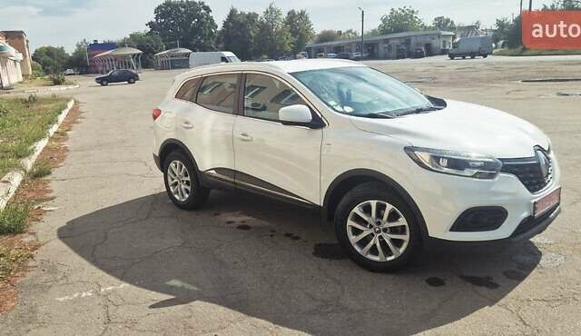 Белый Рено Kadjar, объемом двигателя 1.46 л и пробегом 181 тыс. км за 18000 $, фото 1 на Automoto.ua