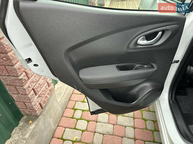 Білий Рено Kadjar, об'ємом двигуна 1.5 л та пробігом 217 тис. км за 17833 $, фото 39 на Automoto.ua