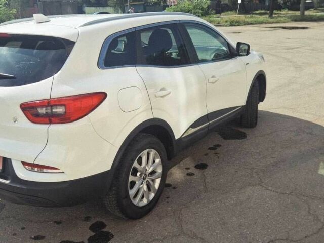 Белый Рено Kadjar, объемом двигателя 1.5 л и пробегом 181 тыс. км за 17500 $, фото 3 на Automoto.ua