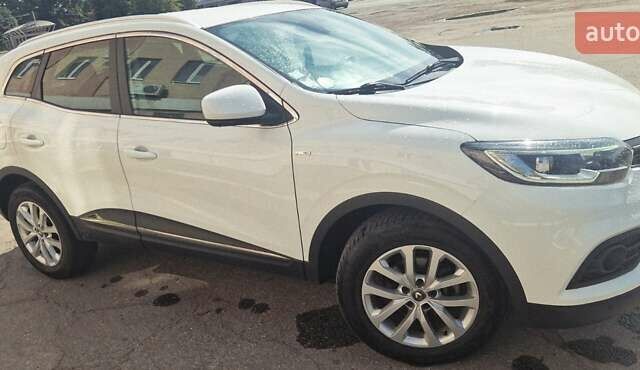 Белый Рено Kadjar, объемом двигателя 1.46 л и пробегом 181 тыс. км за 18000 $, фото 7 на Automoto.ua