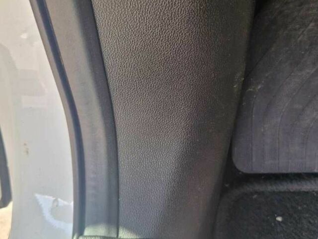 Белый Рено Kadjar, объемом двигателя 1.5 л и пробегом 181 тыс. км за 17500 $, фото 20 на Automoto.ua