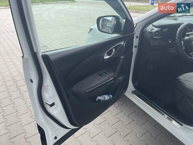 Белый Рено Kadjar, объемом двигателя 1.46 л и пробегом 132 тыс. км за 19200 $, фото 7 на Automoto.ua