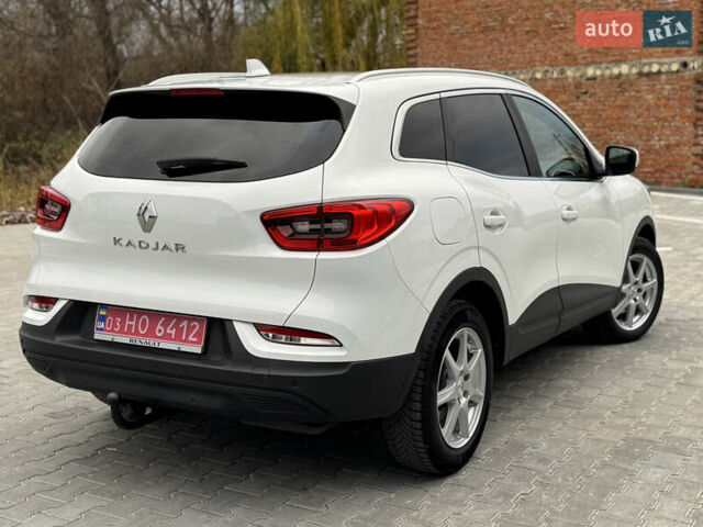 Белый Рено Kadjar, объемом двигателя 1.46 л и пробегом 93 тыс. км за 19600 $, фото 1 на Automoto.ua