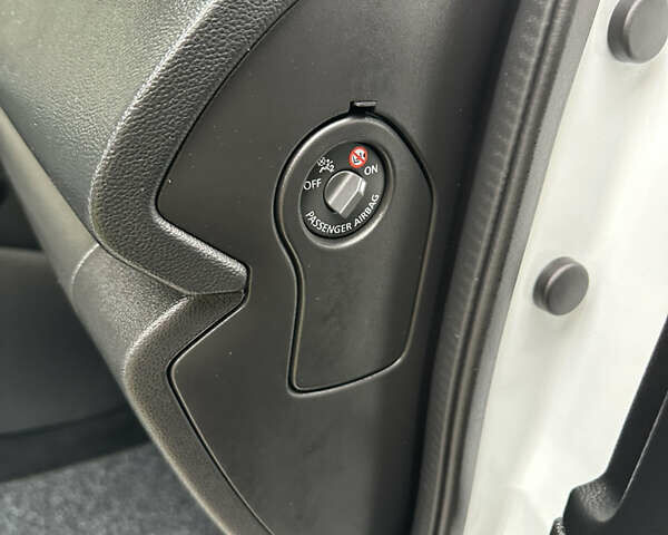 Белый Рено Kadjar, объемом двигателя 1.5 л и пробегом 217 тыс. км за 17845 $, фото 54 на Automoto.ua