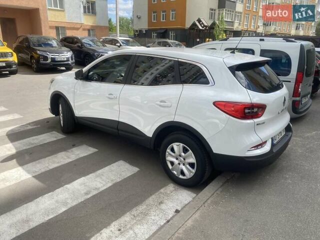 Белый Рено Kadjar, объемом двигателя 1.2 л и пробегом 61 тыс. км за 16000 $, фото 1 на Automoto.ua