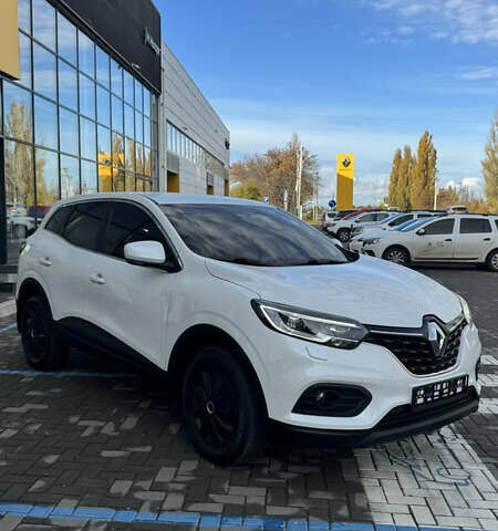 Белый Рено Kadjar, объемом двигателя 1.2 л и пробегом 51 тыс. км за 15700 $, фото 2 на Automoto.ua