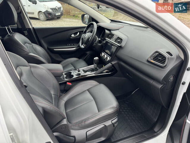 Білий Рено Kadjar, об'ємом двигуна 1.46 л та пробігом 191 тис. км за 18800 $, фото 25 на Automoto.ua
