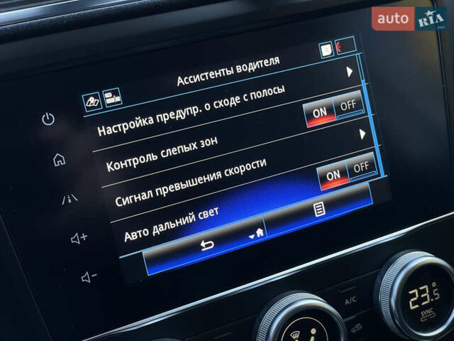 Белый Рено Kadjar, объемом двигателя 1.46 л и пробегом 103 тыс. км за 20900 $, фото 30 на Automoto.ua