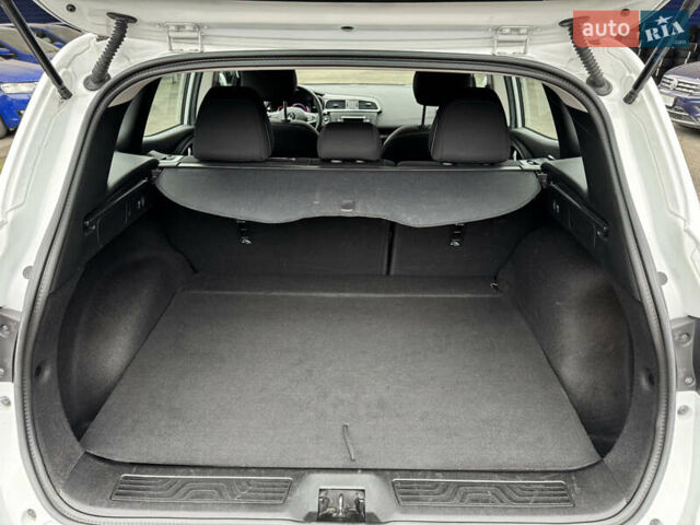 Белый Рено Kadjar, объемом двигателя 1.46 л и пробегом 83 тыс. км за 19664 $, фото 10 на Automoto.ua