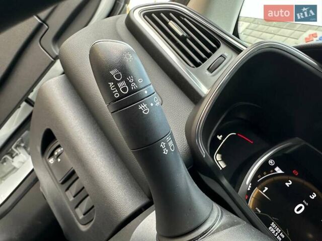 Белый Рено Kadjar, объемом двигателя 1.46 л и пробегом 50 тыс. км за 22300 $, фото 48 на Automoto.ua