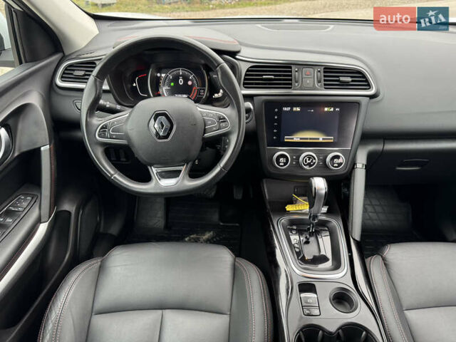Білий Рено Kadjar, об'ємом двигуна 1.46 л та пробігом 191 тис. км за 18800 $, фото 28 на Automoto.ua