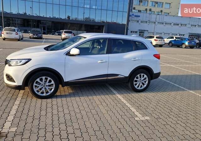 Белый Рено Kadjar, объемом двигателя 1.5 л и пробегом 127 тыс. км за 18600 $, фото 9 на Automoto.ua